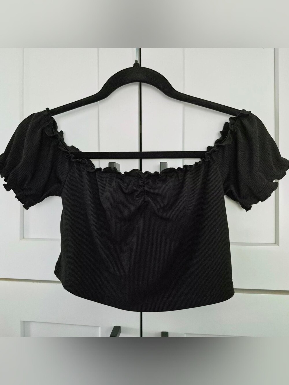 SHEIN Black Off-Shoulder Ruffle Puff Sleeve Crop Top